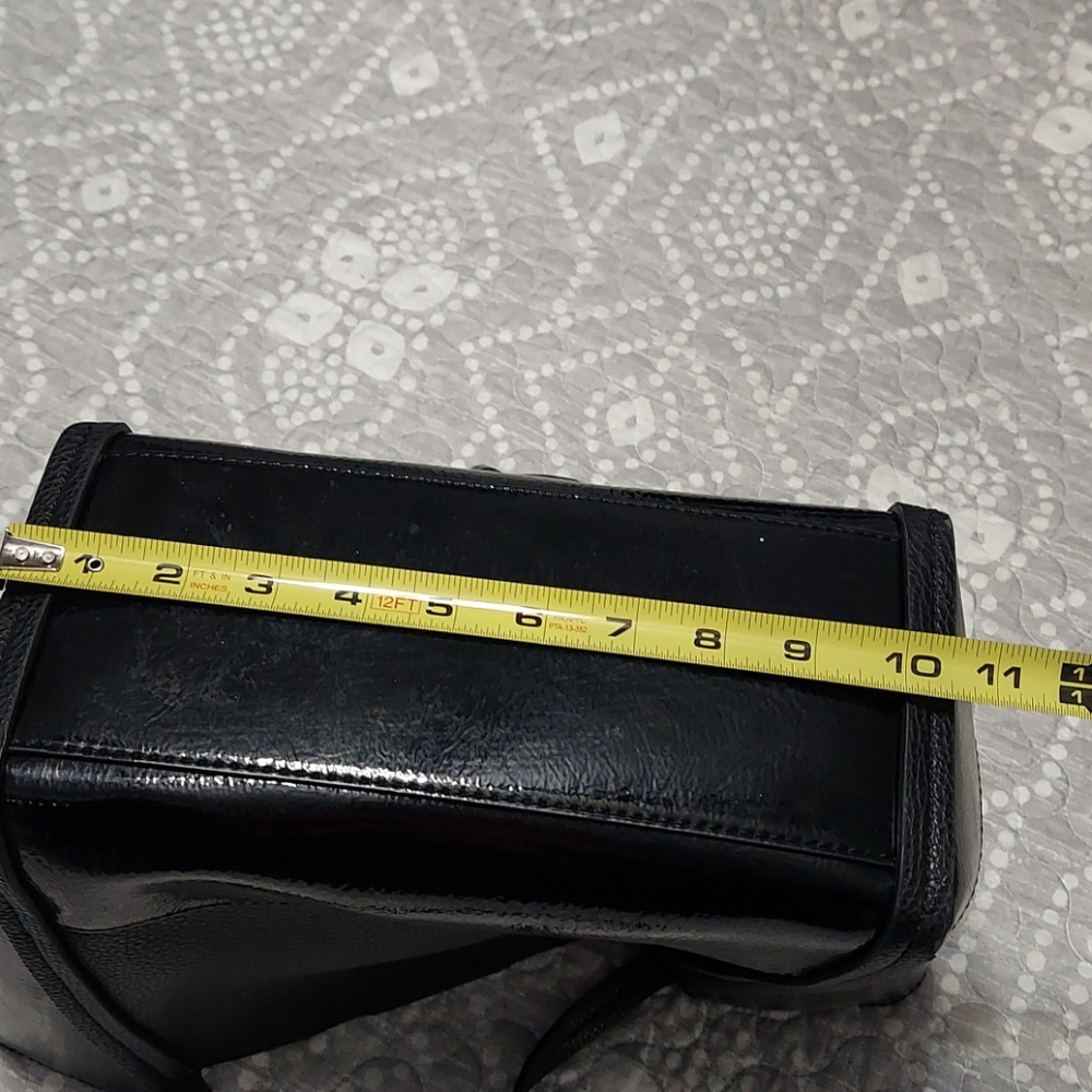 Guess purse - Picture 11 of 11